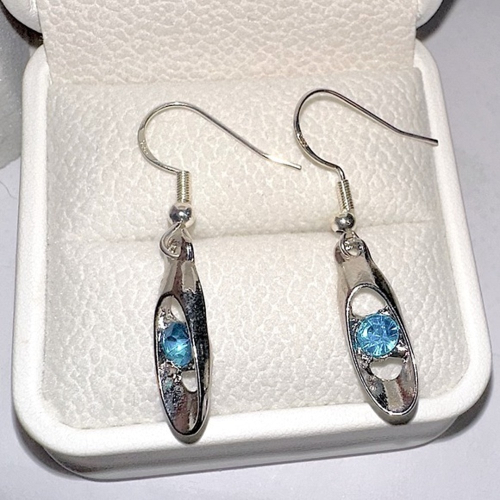 925 sterling stamped Dangle blue earrings oblong.